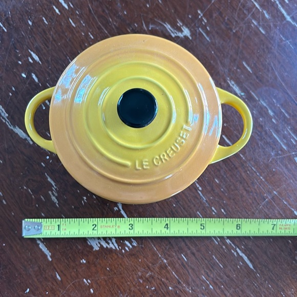 Two Le Creuset Mini Cocottes and One Espresso Cup - Picture 4 of 8